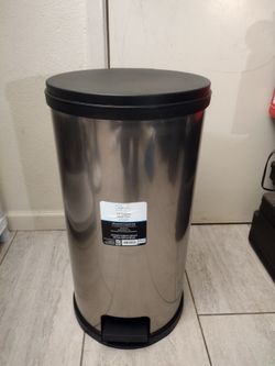 Trash can