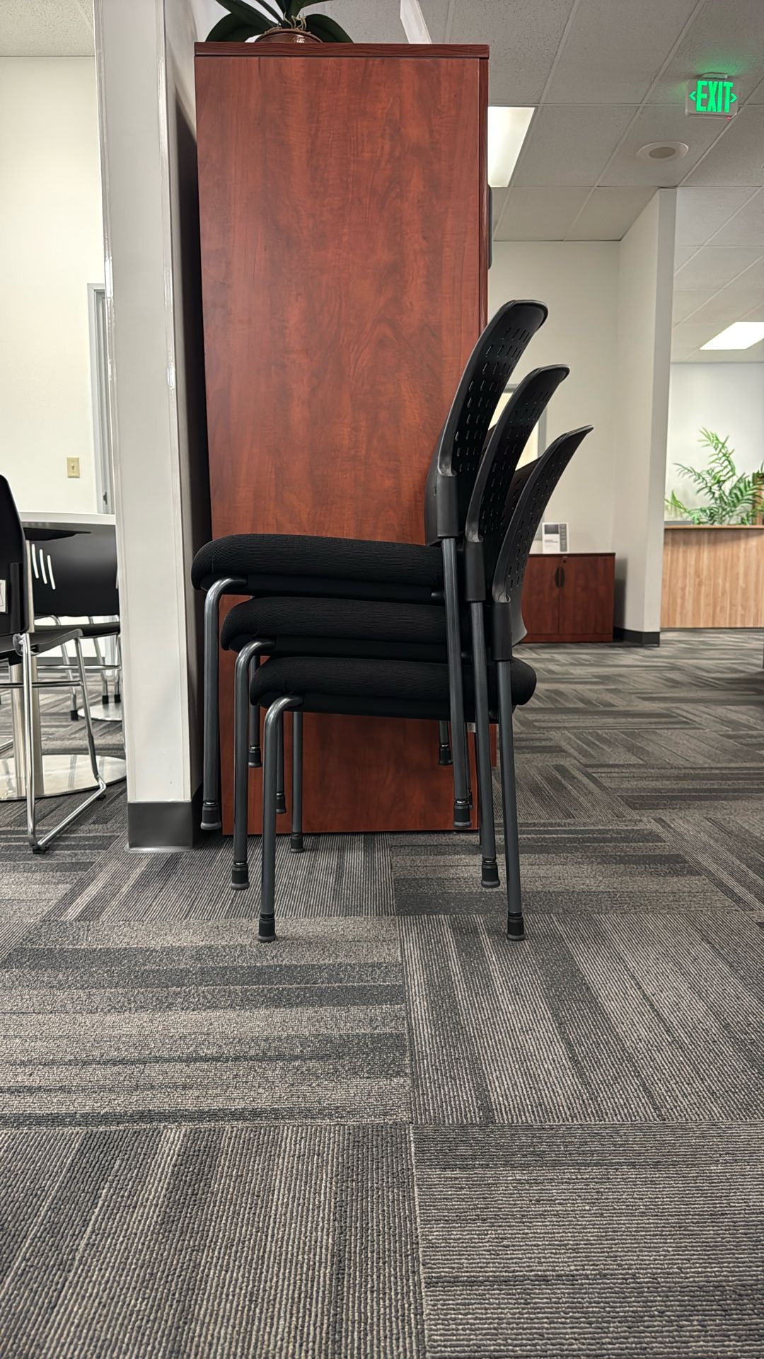 The Arc Stacking Guest Chair | Office Chair
