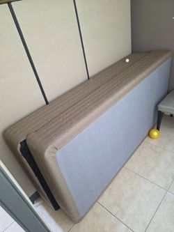 King set box, like new