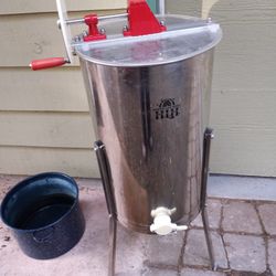 Honey Extractor