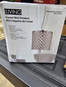 Decor Living 1-Light Crystal and Chrome Pendant Chandelier 104328-15 - New
