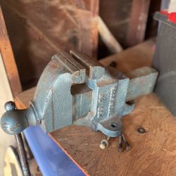 Vice Grip With Bolts