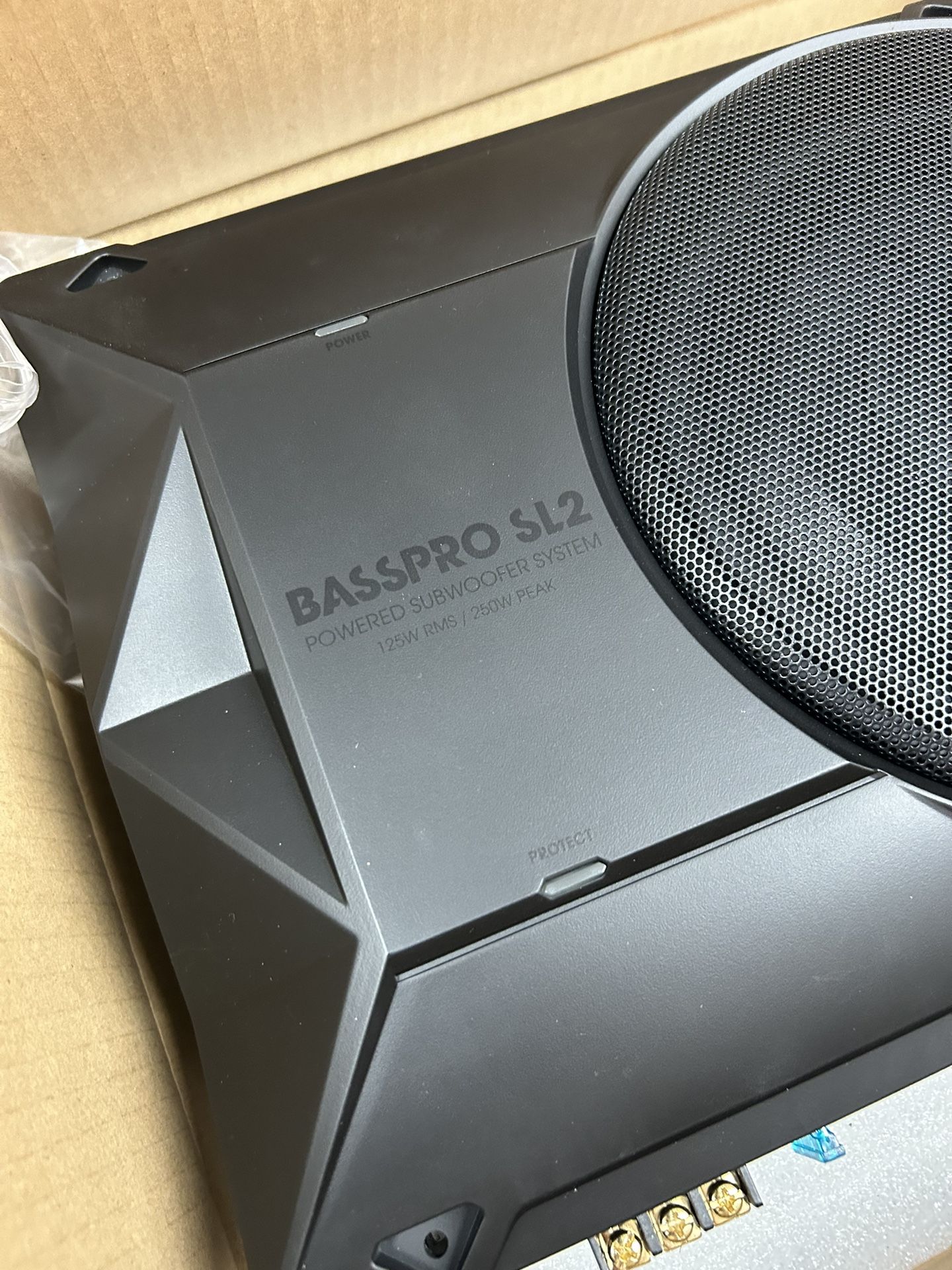 JBL BassPro SL2 8" 250W Powered subwoofer 