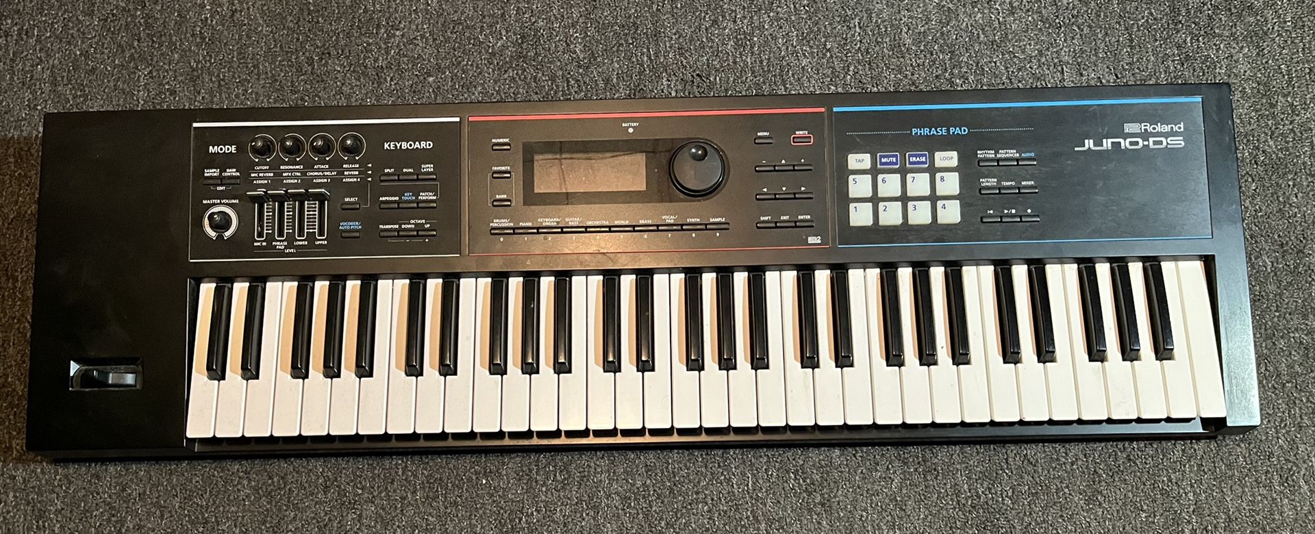 61 Key Roland Juno DS Great Condition /Barely Used