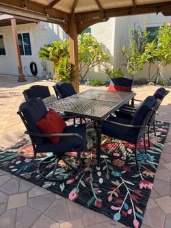 Outdoor table and chair set