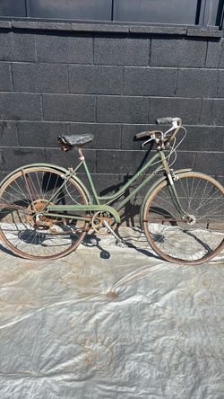 Vintage Green Step-Through Cruiser Bicycle