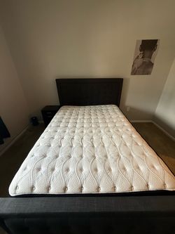 Queen size bed with Mattress