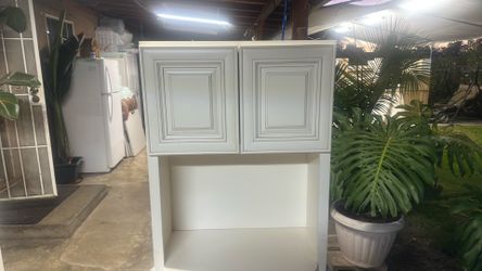Kitchen cabinets