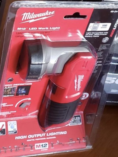 Milwaukee M12 LED Flashlight