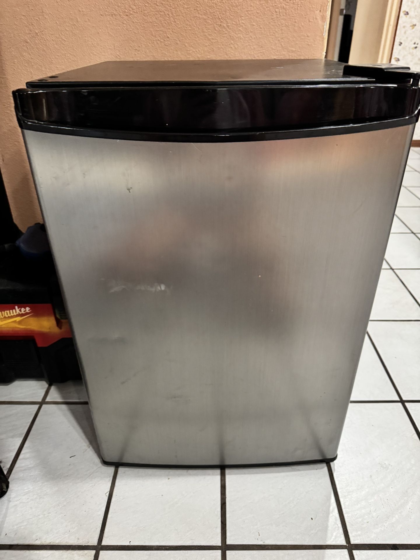 Mini fridge