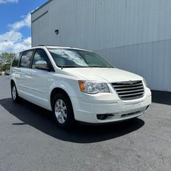 2008 CHRYSLER TOWN & COUNTRY TOURING! CLEAN TITLE! LOADED!