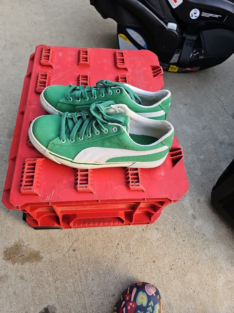 Men's Green Canvas Puma Size 8 And 1/2 Tennis Shoe