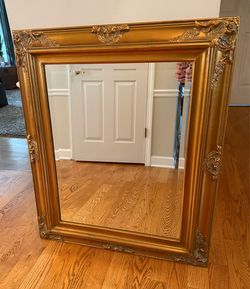 Beautiful Vintage Ornate Gold Mirror