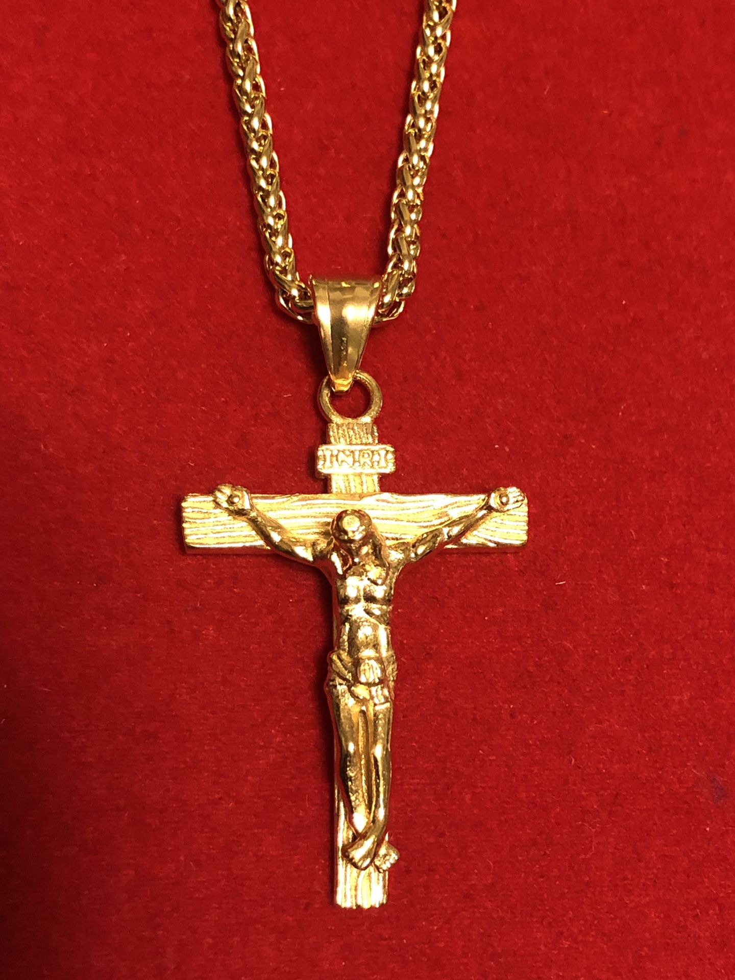 Brand New gold plated chain and pendant