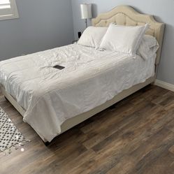 Cream Full Size Bed 