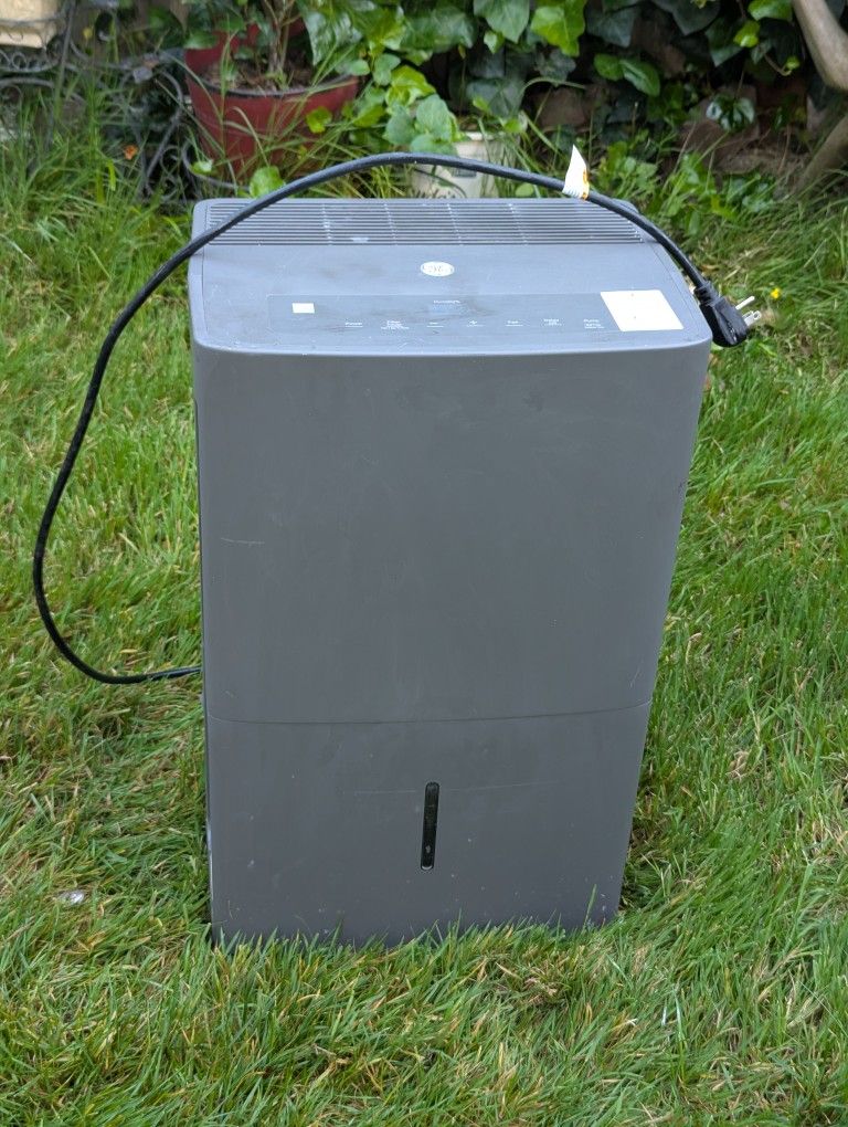 General Electric Dehumidifier 49.63 pints/24hours