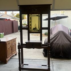 Shelf’s with mirror