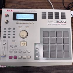 Akai MPC 2000