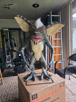 Gremlin Stripe STATIC Halloween yard decoration 3.5' tall READ DESCRIPTION