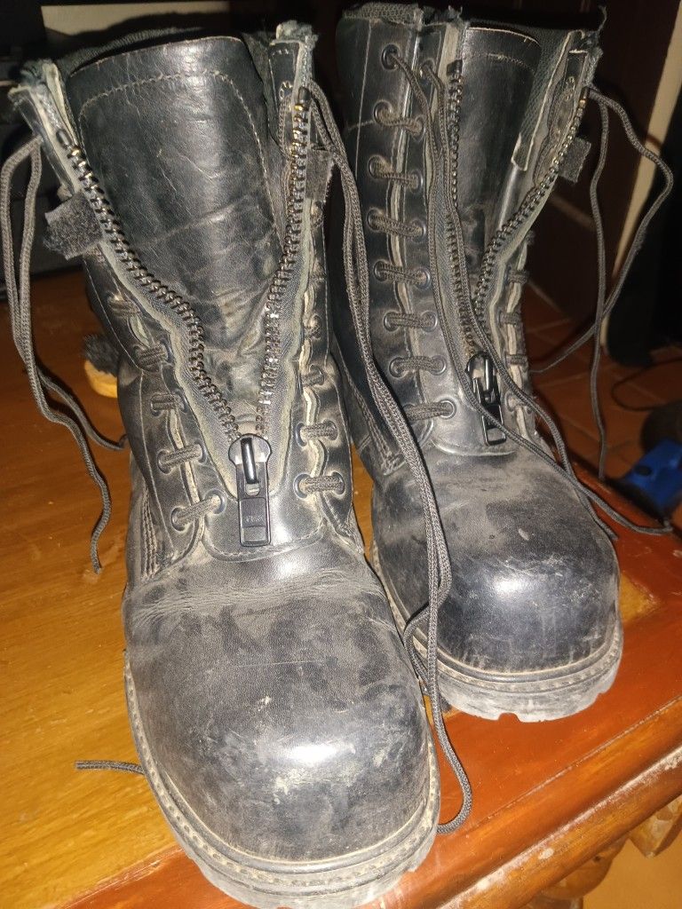 Men's Boots Size 10 M