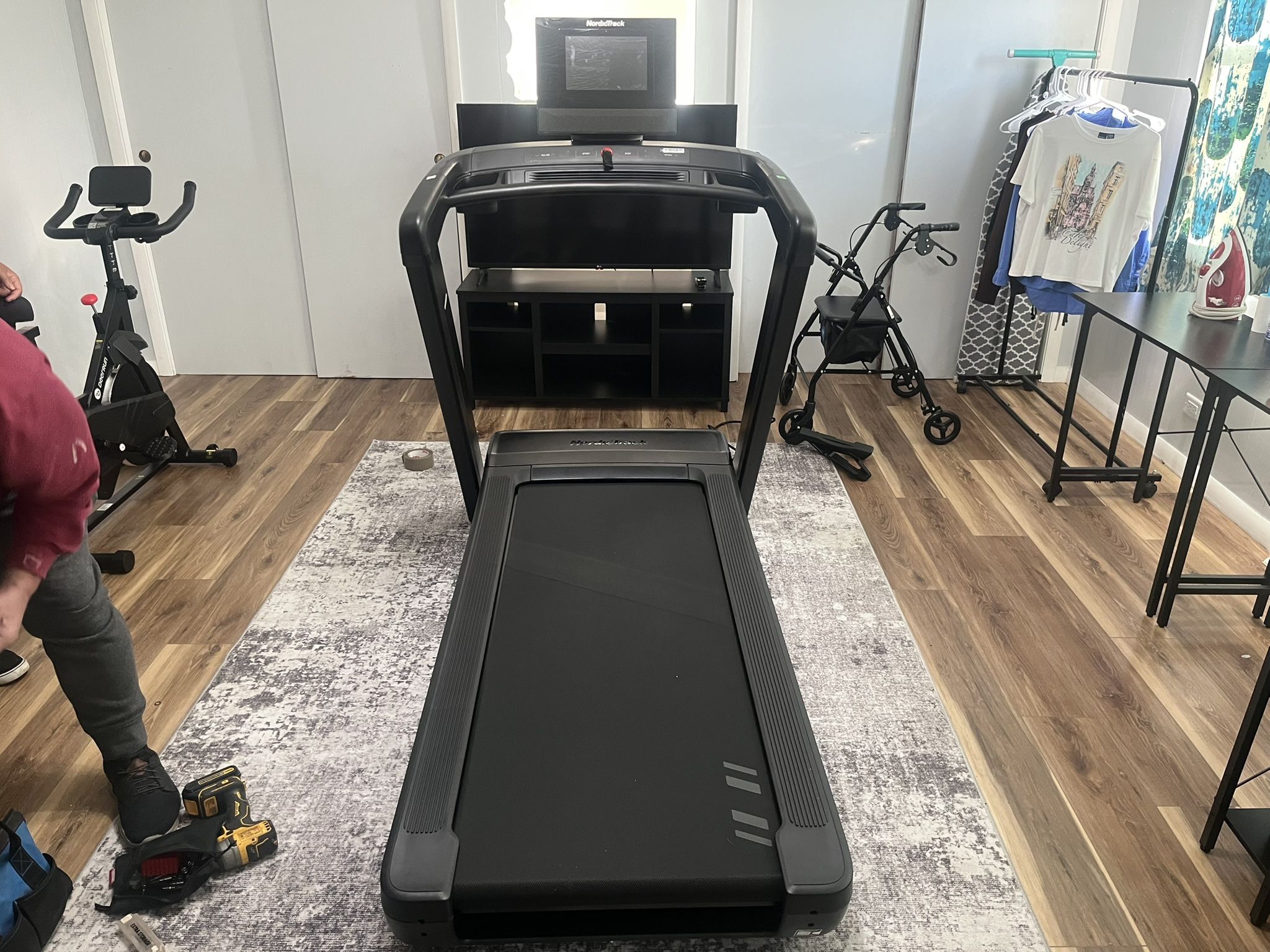 NordicTrack Ultra Commercial 1250 Treadmill-NTL14125 (never used) ❤️