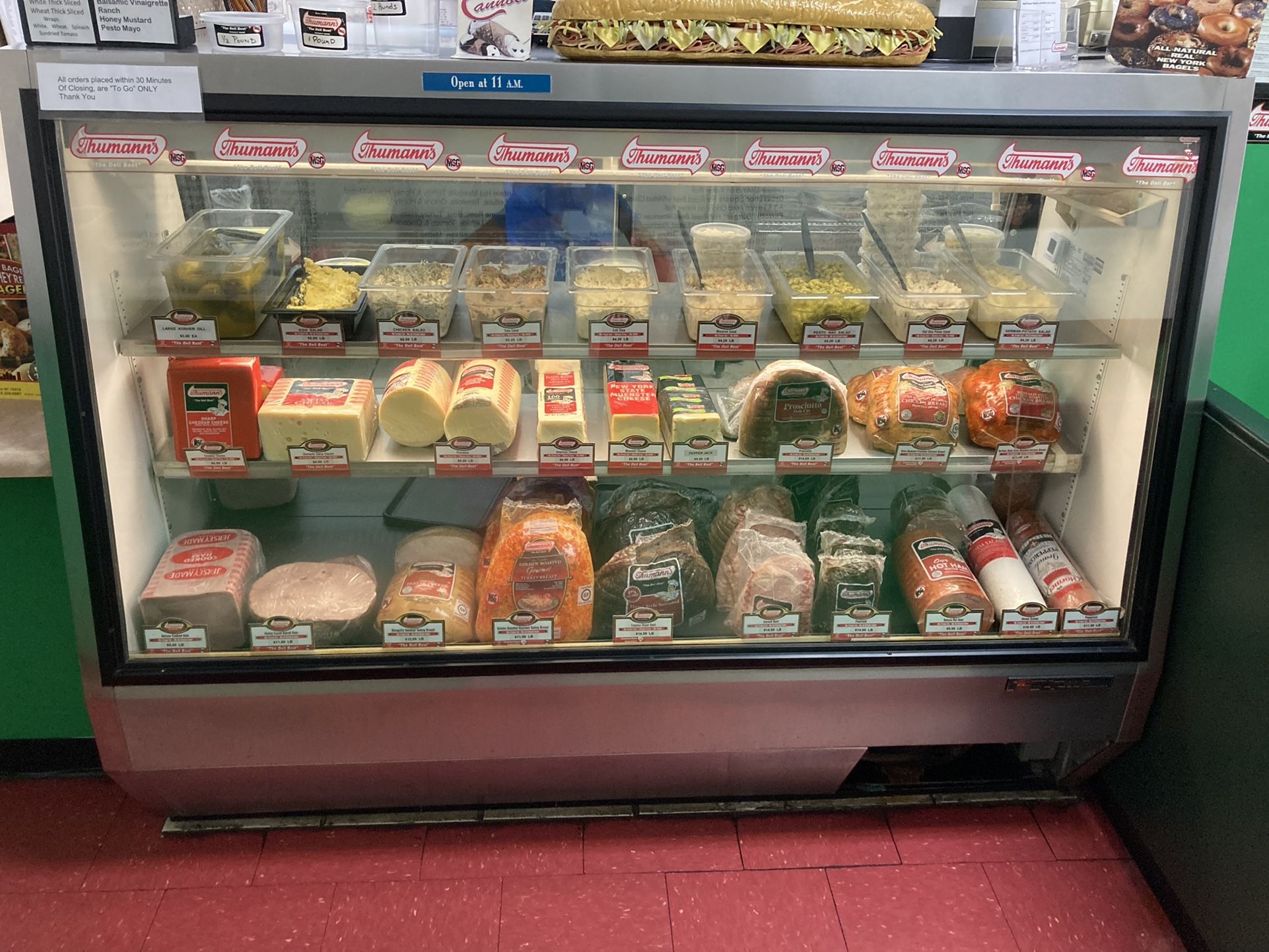 True Deli Case  72”