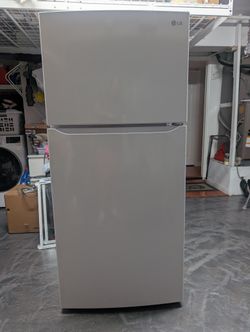 LG 20 cu. ft Top Freezer and Refrigerator Model LTCS20020W