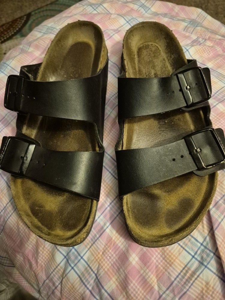 BIRKENSTOCK SIZE 9 GREAT CONDITION ORIGINAL PRICE $140.