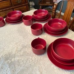 New, Firm, 16-Piece Set 10 Strawberry Street -Red Matt Dinnerware