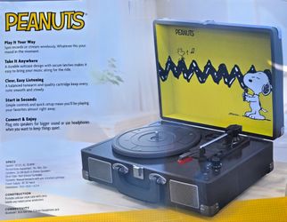 Peanuts Snoopy Portable Suitcase Vinyl Record Player