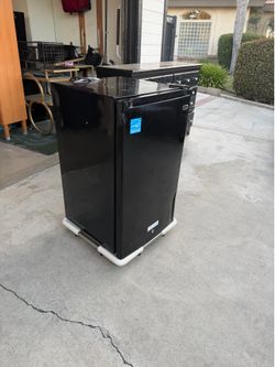 Fridge with roll stand and keys