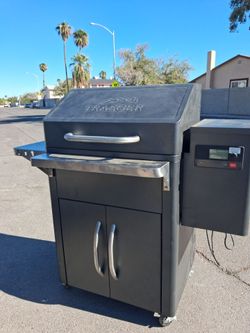 TRAEGER SILVERTON 620 PELLET GRILL SMOKER USED WORKS GREAT