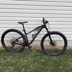 Trek Marlin 7 Mountain Bike - MSRP $1,699 - ORIGINAL OWNER - CASH ONLY!!!