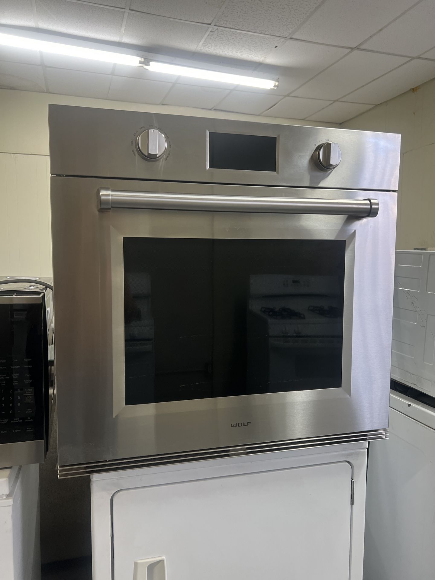 Wolf 30”Wide Single Wall Oven Built In Stainless Steel 