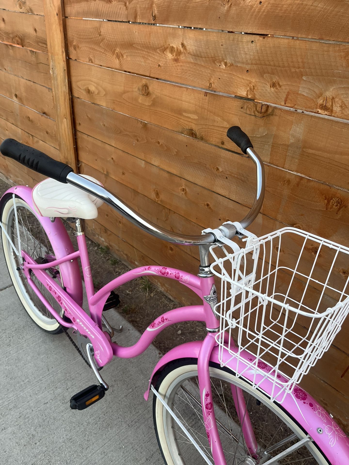 Electra Cruiser 1 June 26 Inch Beach Cruiser w Basket Bubblegum Pink for Sale in Coronado CA OfferUp