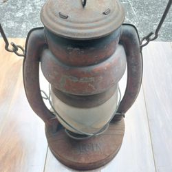 Elgin Kerosene/Oil Lamp Barn 

