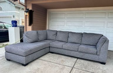 Comfy Ashley Furniture Sectional Couch/Sofa | FREE DELIVERY