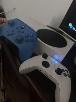 Xbox Series S 512gb (two Controllers)