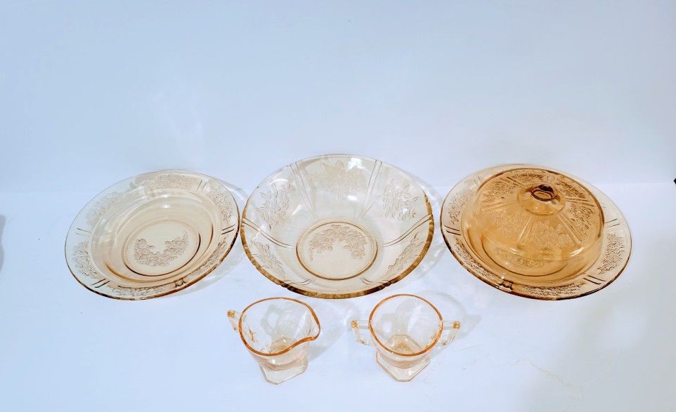 VINTAGE: Amber/yellow/Federal Glass/Depression Glass. Rose, Floral Pattern.
