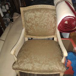 2 Matching Chairs 