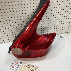 2011 2014 NISSAN YUKE RIGHT SIDE TAIL LIGHT OEM