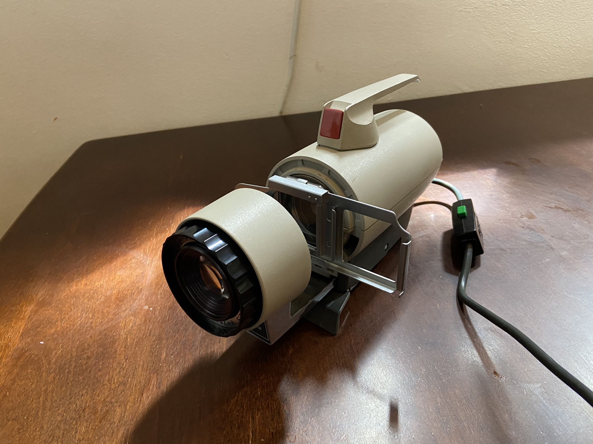 35MM 1960's Ilford Elmo - Slide Projector Model CS