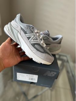 New Balance 990