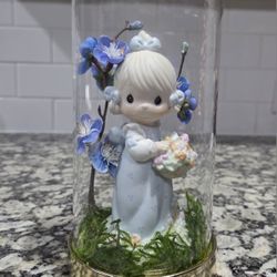 Precious Moments Figurine 