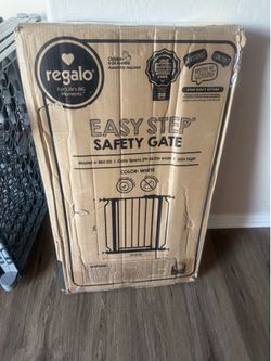 Baby safety gate