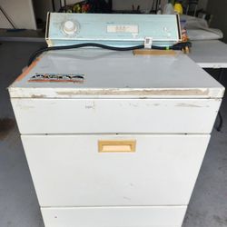 Whirlpool White Electric Dryer MOVING 