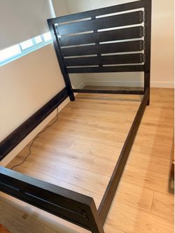 Queen Bedframe