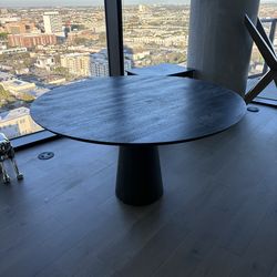 Round breakfast table