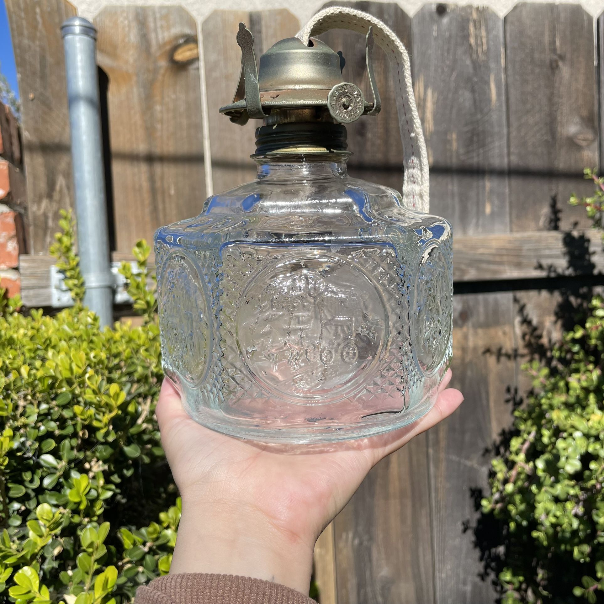 vintage lamplight farms oil lamp clear glass base 7 tall amish horse & buggy