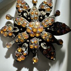 BROOCH Antique Black Metal Flower Amber Color Rhinestones 2” Diameter